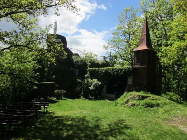 Lo'Gite L'Allee Du Val Lalaye ภายนอก รูปภาพ